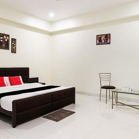 Capital O70964 Hotel D Mercy นาคปุระ ภายนอก รูปภาพ