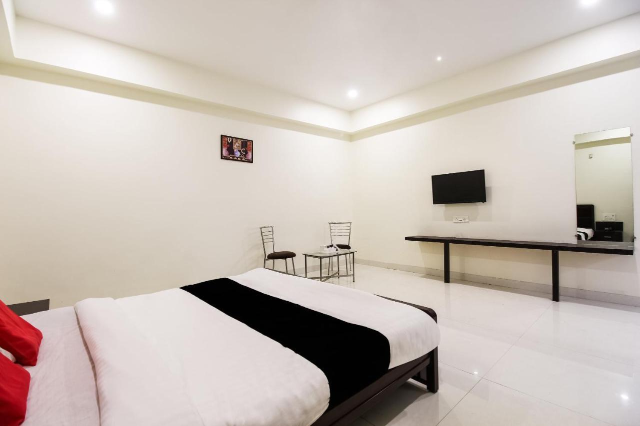 Capital O70964 Hotel D Mercy นาคปุระ ภายนอก รูปภาพ