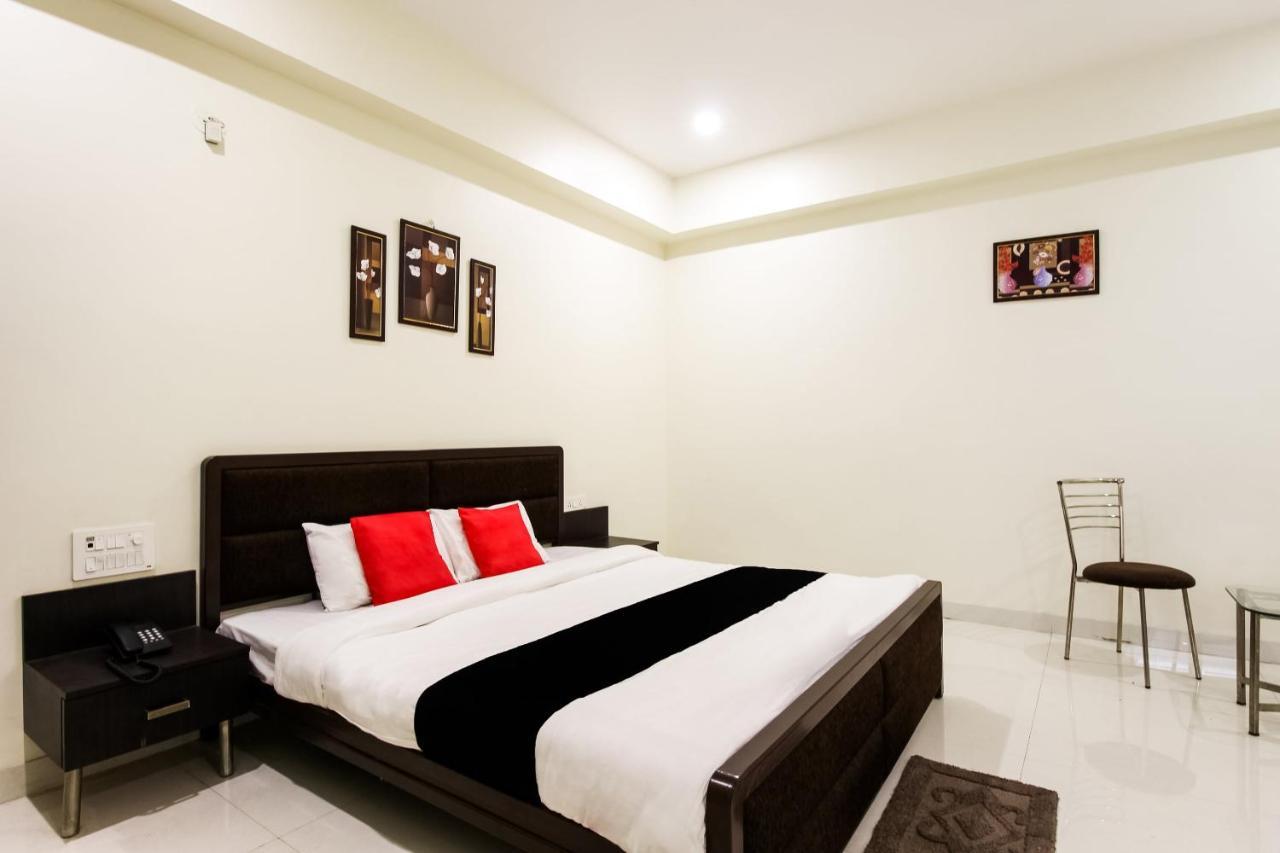 Capital O70964 Hotel D Mercy นาคปุระ ภายนอก รูปภาพ